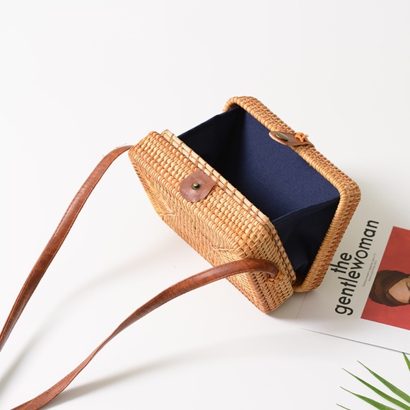 Golden Torch - Bamboo Straw Shoulder Bag - Picture 7 of 8